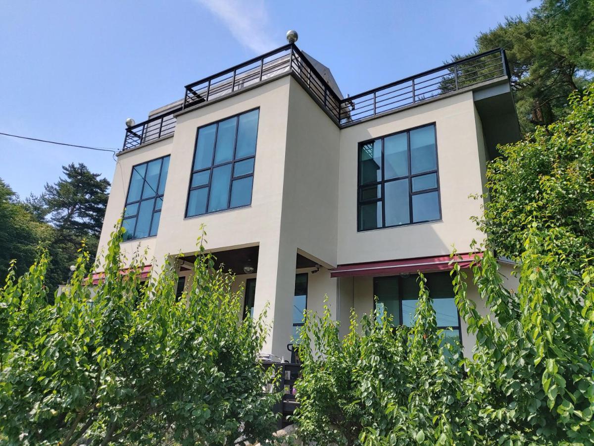 Rooftop Moonlight Pension Gangneung Exterior foto