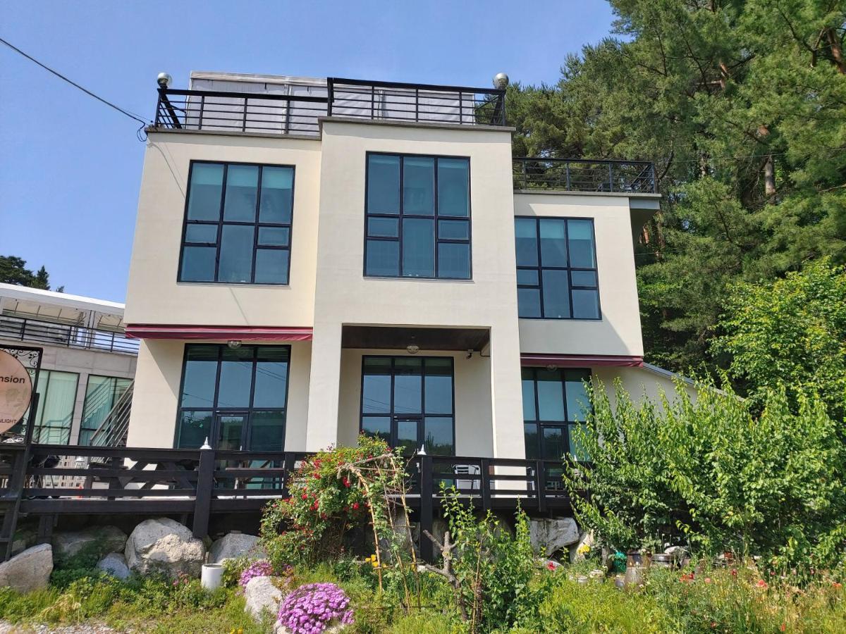 Rooftop Moonlight Pension Gangneung Exterior foto